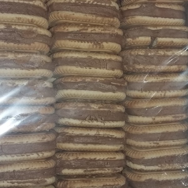 biscuiti cu crema de cacao